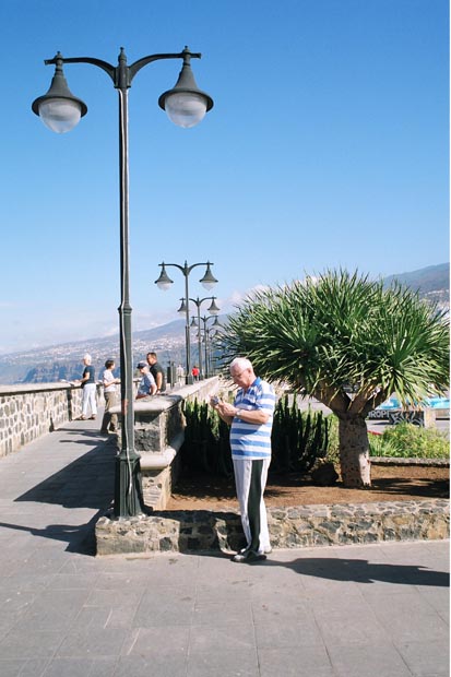 valera_and_street_lamp